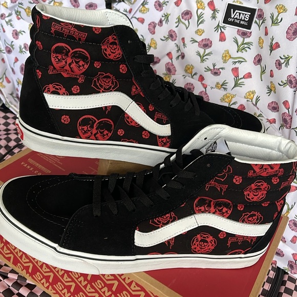 Vans Men’s Sk8-Hi Love You To Death Black/T
VN0007NSBMX
Sneakers - Picture 11 of 16